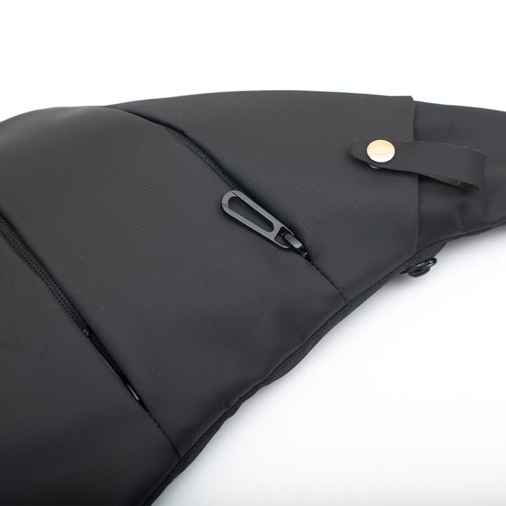 Oblique Columbus Sling Bag - Black